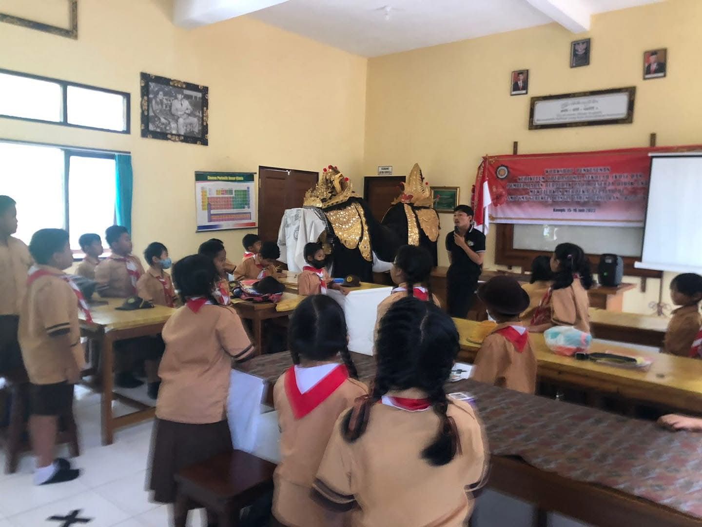 Siswa AW Gurukula Bangli Melaksanakan Pelatihan Pramuka