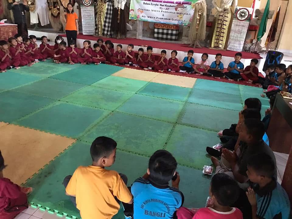 Kegiatan Penyambutan Siswa Singapore Di Yayasan Pasraman Gurukula Bangli